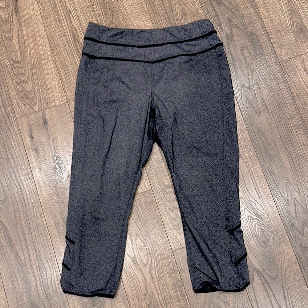 KYODAN Cropped Workout Pants Leggings Charcoal with Black Accents